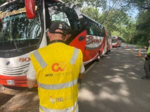 Golpe al contrabando en el Tolima: incautan licor y cerveza ilegal en corredores estratégicos del departamento.