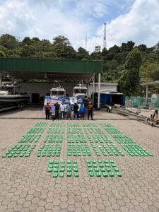 Armada de colombia incautó más de media tonelada de cocaína en el pacífico colombiano.