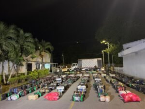 Más de cinco toneladas de marihuana incautadas en el valle del cauca tras persecución policial.