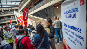 🚨 Bogotá abre más de 1.000 vacantes y lanza una señal al empleo: cientos de puestos no piden experiencia