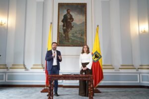 Alcalde Galán y María Fernanda Ortíz, nueva secretaria de Movilidad, dan apertura de ciclorruta de la carrera 68.