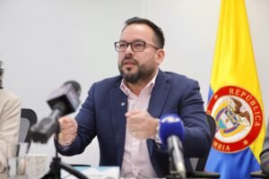 Nuevo marco tarifario fortalece a los recicladores de oficio y moderniza el servicio de aseo en Colombia.