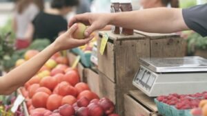 Día Nacional del Tendero: El 47 % de las tiendas de barrio reporta caída en sus ganancias en 2026.