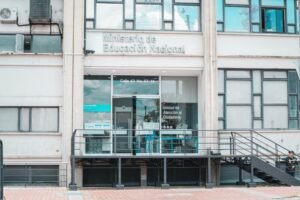 Ministerio de Educación Nacional coordina la recuperación de la educación superior tras el terremoto.
