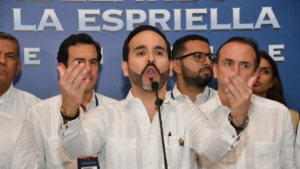 ¡DE LA ESPRIELLA SE COMPROMETE CON LA PRENSA! A horas de su posesión garantiza libertad de expresión durante su Gobierno