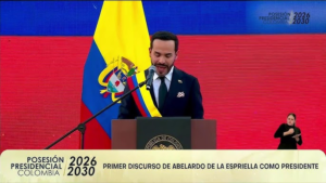 DE LA ESPRIELLA SE VA DE FRENTE CONTRA PETRO