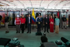 Alcalde Galán acompañó al presidente Abelardo De La Espriella en su primer recorrido por el Metro.