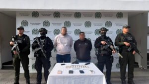En la amazonía colombiana armada de colombia incauta cerca de cuatro toneladas de marihuana.