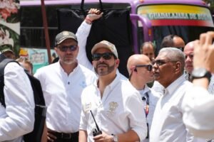 El Gobierno nacional entrega la primera vivienda a una familia de Buga (Valle del Cauca) damnificada del terremoto del 10 de agosto.
