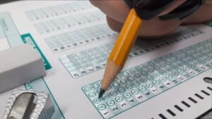 Pruebas PISA 2025: Un llamado urgente a repensar las aulas y combatir la desigualdad educativa en Colombia.